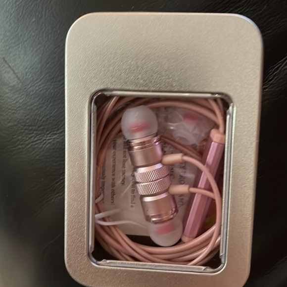 Wired Headphones for Samsung IPHONES - Picture 2 of 4